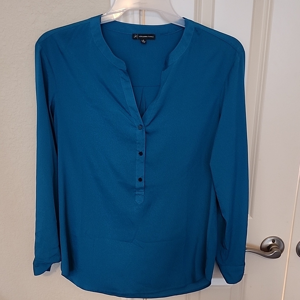 Adrianna Papell blue V-neck 3/4 sleeve buttoned blouse